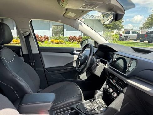 Used 2023 Volkswagen Taos SE FWD image 11