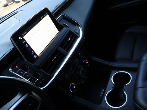 Used 2022 Chevrolet Tahoe LT w/ LT Signature Plus Package image 23