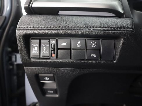 Used 2024 Honda Odyssey Touring image 43