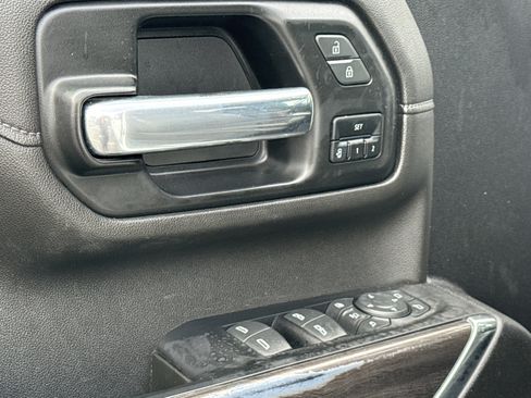 Used 2022 Chevrolet Silverado 2500 LTZ w/ LTZ Plus Package image 15