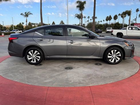 Certified 2025 Nissan Altima 2.5 S image 9