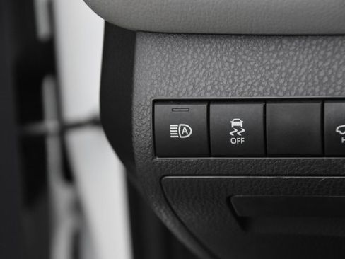 Used 2024 Toyota Camry SE w/ Convenience Package image 33