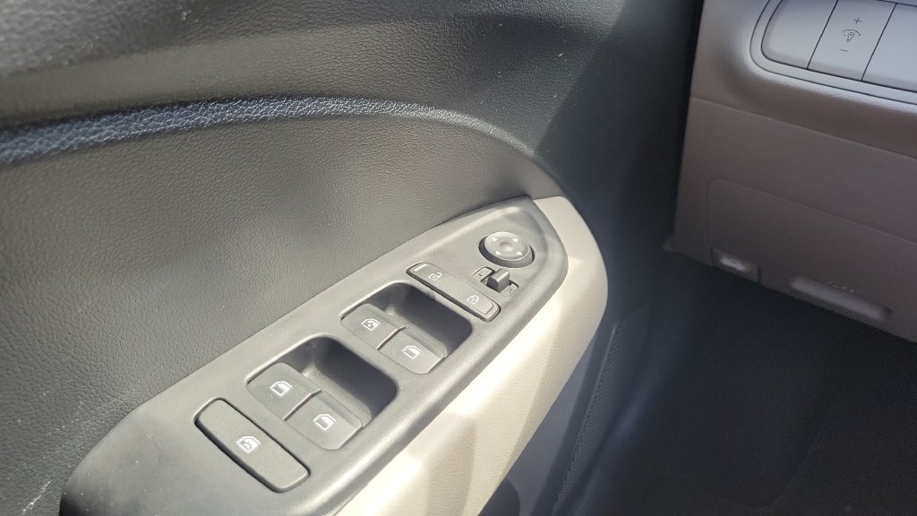 Certified 2023 Hyundai Venue SEL FWD image 20