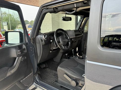 Used 2018 Jeep Wrangler Sport image 20