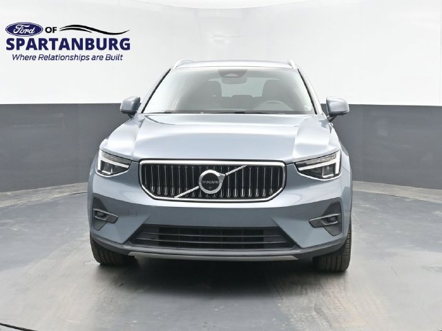 Used 2023 Volvo XC40 B4 Ultimate FWD image 5
