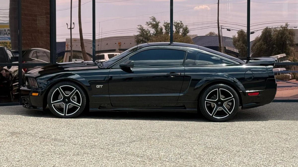 Used 2007 Ford Mustang GT Premium RWD image 4