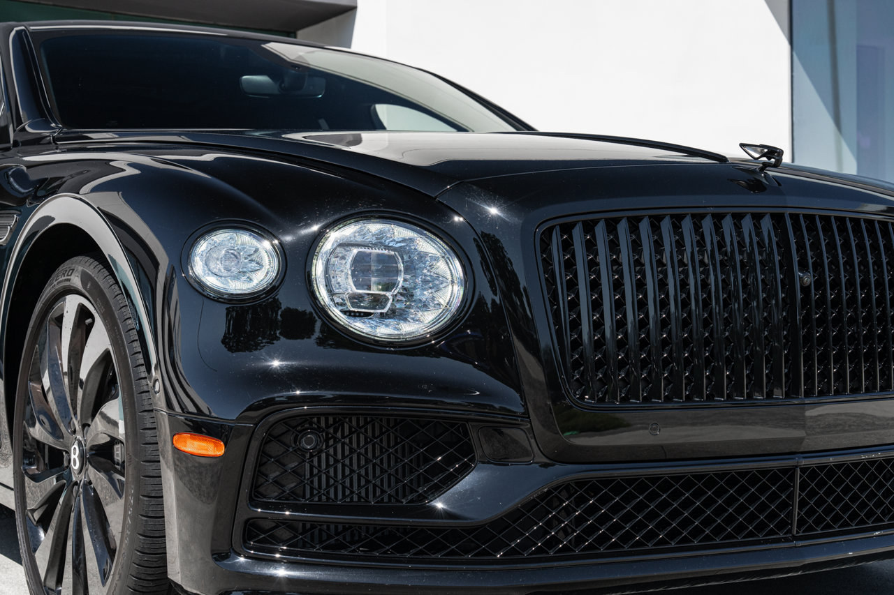 Used 2024 Bentley Flying Spur V8 AWD/4WD image 13