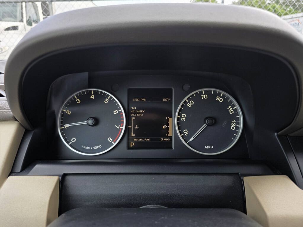Used 2013 Land Rover LR4 HSE AWD/4WD image 16