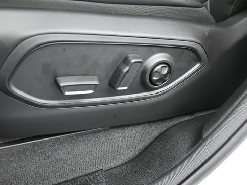 New 2025 Jeep Grand Cherokee Altitude image 12