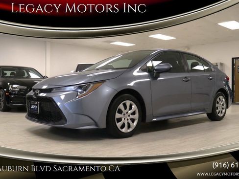 Used 2022 Toyota Corolla LE image 1