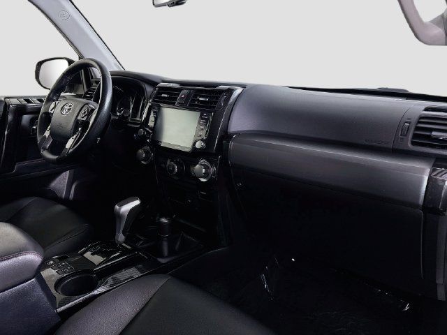 Used 2024 Toyota 4Runner TRD Off-Road Premium AWD/4WD image 30