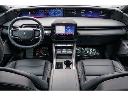 Used 2025 Lincoln Nautilus Premier w/ Jet Appearance Package AWD/4WD image 12