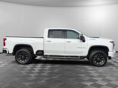 Used 2020 Chevrolet Silverado 2500 High Country w/ Technology Package image 3