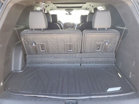Used 2023 Chevrolet Traverse Premier w/ Redline Edition image 6