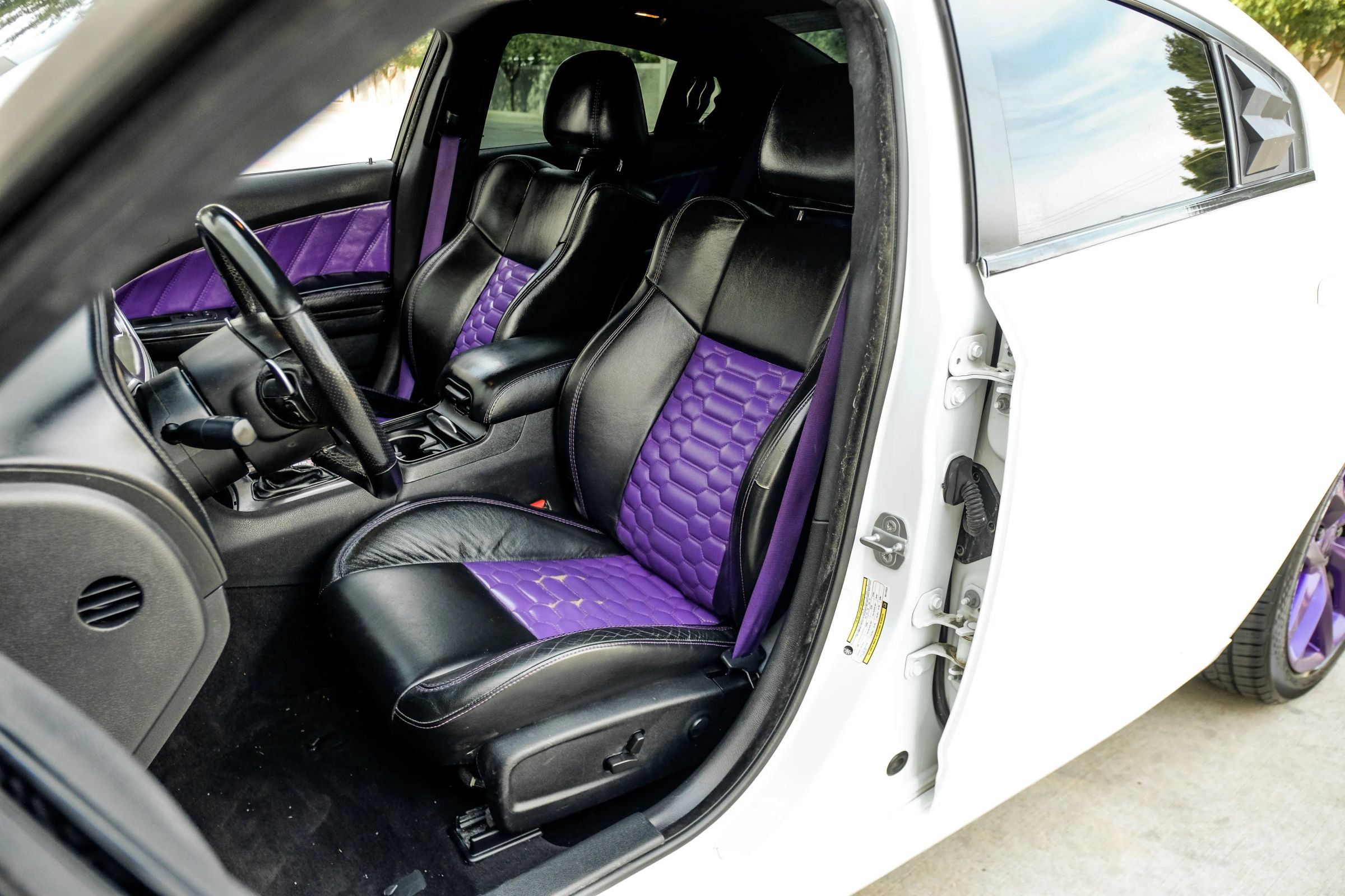 Used 2022 Dodge Charger R/T w/ Blacktop Package RWD image 38