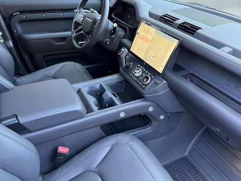 New 2026 Land Rover Defender 130 X-Dynamic SE AWD/4WD image 29