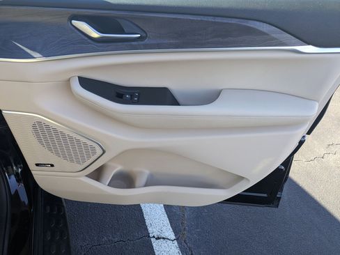 Certified 2024 Jeep Grand Cherokee L Limited w/ Luxury Tech Group II image 38