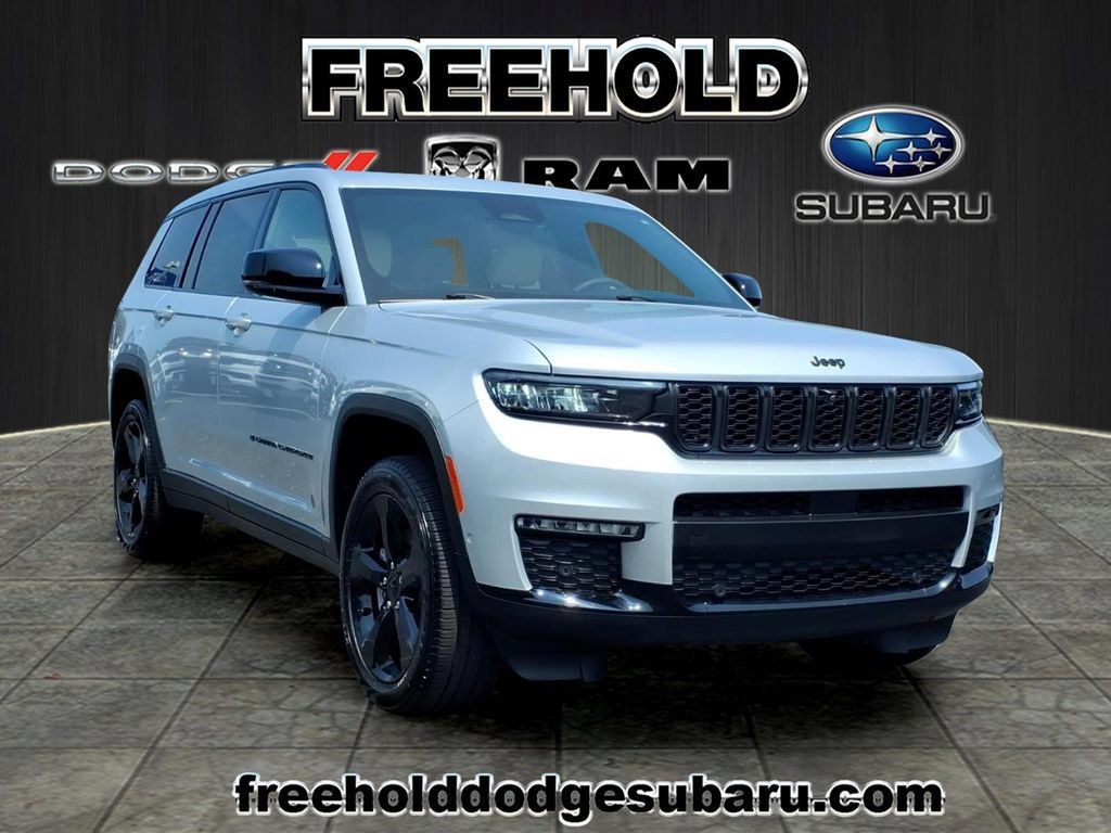 Certified 2025 Jeep Grand Cherokee L Limited w/ Luxury Tech Group II AWD/4WD image 1