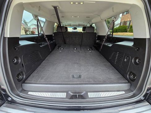 Used 2015 Chevrolet Suburban LT image 30