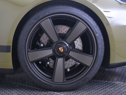 Used 2026 Porsche 911 Carrera GTS RWD image 17