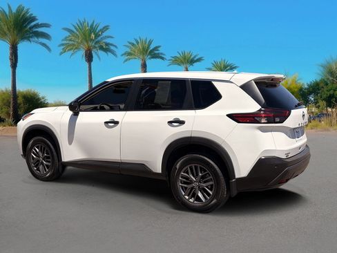 Used 2021 Nissan Rogue S FWD image 3