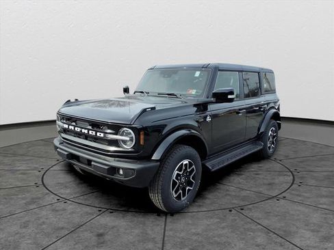 New 2025 Ford Bronco Outer Banks image 1