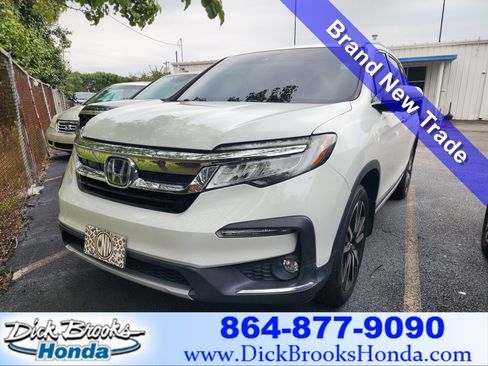 Used 2020 Honda Pilot Touring image 1