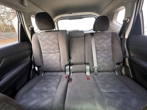 Used 2015 Nissan Rogue S image 17