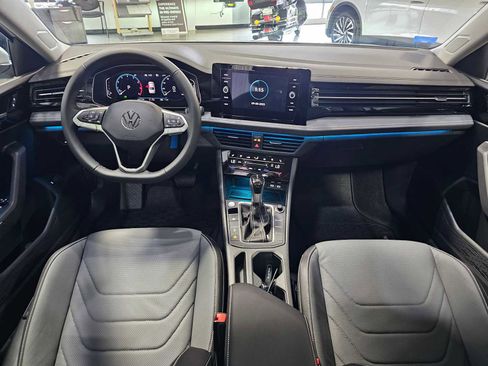 New 2025 Volkswagen Jetta SEL image 18