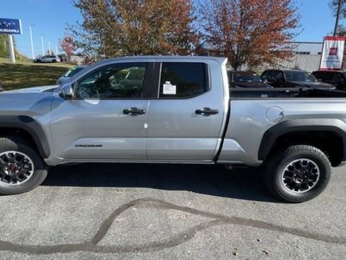 New 2025 Toyota Tacoma TRD Off-Road image 5