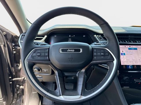 Certified 2024 Jeep Grand Cherokee L Limited w/ Black Appearance Package AWD/4WD image 28