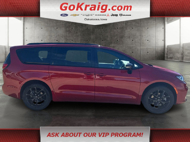New 2026 Chrysler Pacifica Select w/ S Appearance Package AWD/4WD image 4