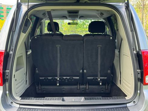 Used 2015 Dodge Grand Caravan SXT FWD image 18