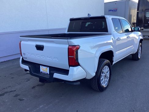 Certified 2024 Toyota Tacoma SR5 image 8
