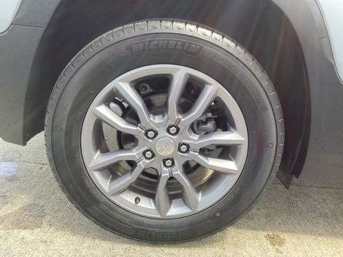 Used 2023 GMC Terrain SLT AWD/4WD image 8