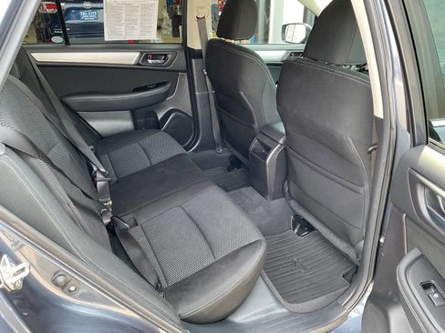 Used 2017 Subaru Outback 2.5i Premium image 37