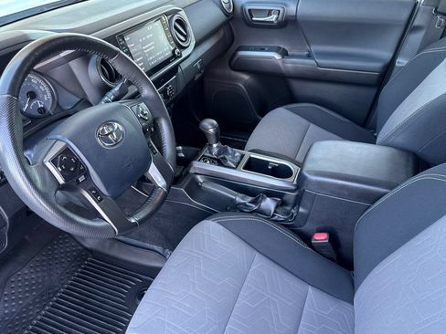 Used 2020 Toyota Tacoma TRD Off-Road w/ Technology Package AWD/4WD image 10