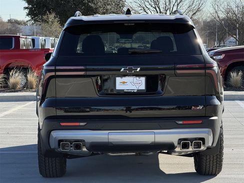 New 2026 Chevrolet Traverse Z71 w/ Enhanced Driving Package image 5