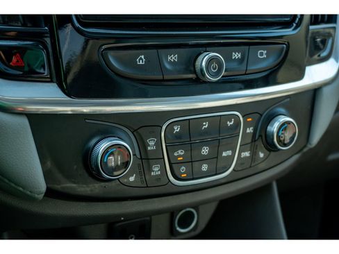 Used 2019 Chevrolet Traverse LT w/ LT Premium Package image 26