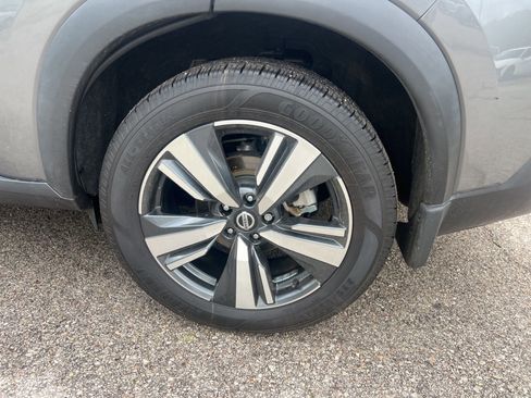 Used 2021 Nissan Rogue SL w/ Premium Package image 8