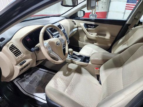 Used 2016 Nissan Altima 2.5 SV w/ Convenience Package image 9