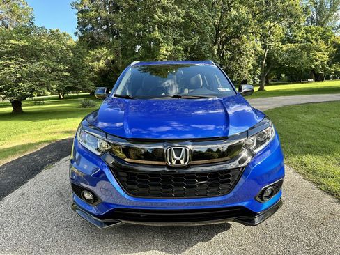 Used 2021 Honda HR-V Sport image 3