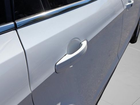 Used 2019 Ford Escape SE image 25