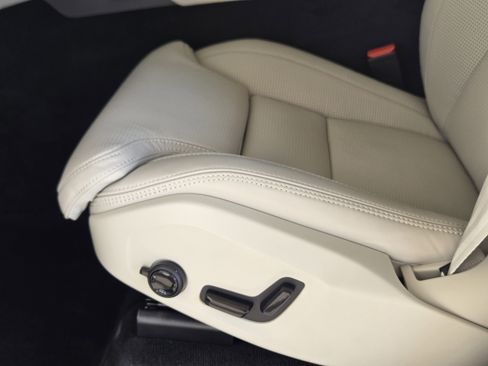 New 2026 Volvo XC90 B5 Ultra image 26