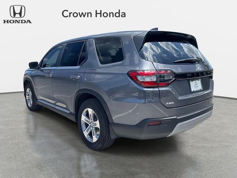 Used 2025 Honda Pilot EX-L image 3