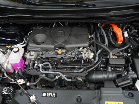 Used 2025 Toyota Sienna XSE AWD/4WD image 32