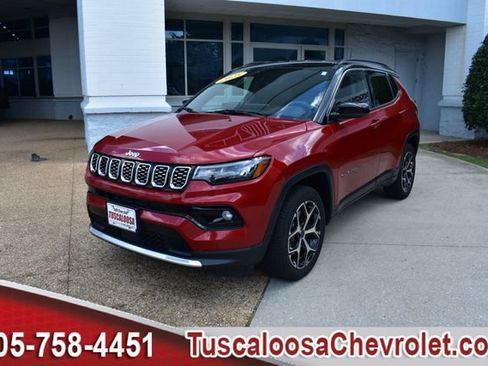 Used 2025 Jeep Compass Limited AWD/4WD image 5