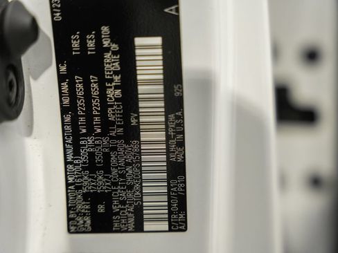 Used 2023 Toyota Sienna LE FWD image 33