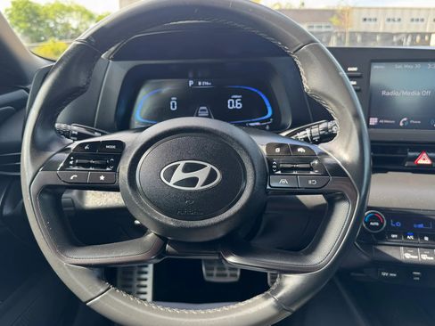 Used 2025 Hyundai Elantra Sport FWD image 46