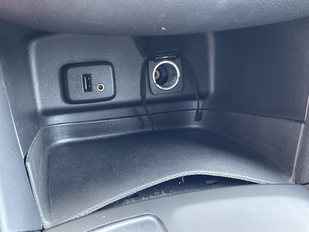 Used 2018 Chevrolet Equinox LT FWD image 32